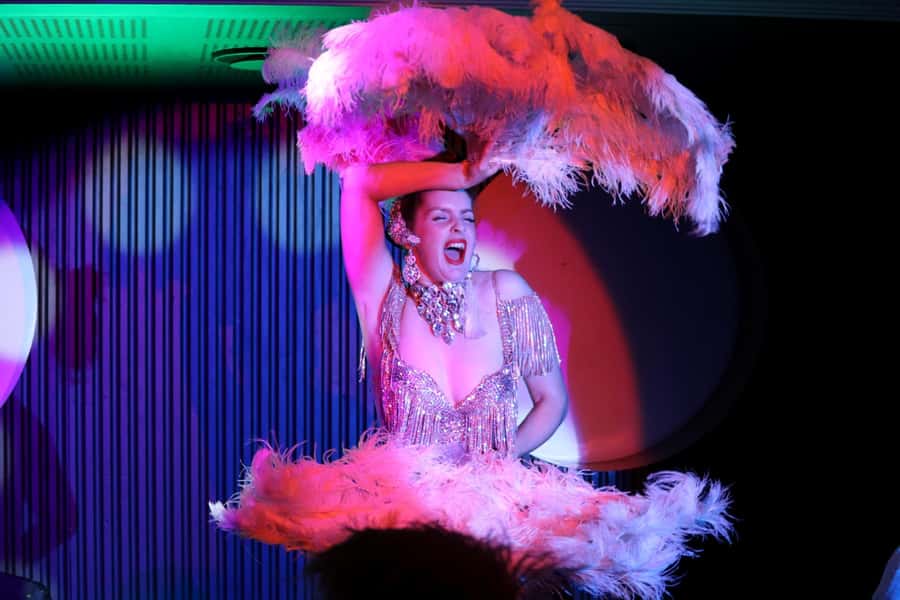 Sydney: Cabaret Dinner Show at the Honeycomb Club - Key points to know before booking