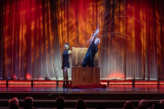 'The Cabaret' Garry & Janine Magic & Comedy Dinner Show - Practical details for planning your evening