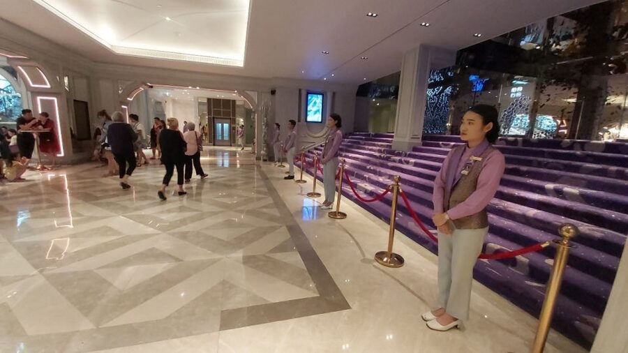 Tiffany's Show Pattaya: Cabaret Show Entry Ticket - A friendly show for families and first-time visitors