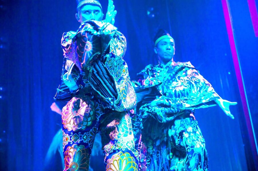 Tokyo GINZA: KONPARU Japanese Cabaret Show with Drink - What happens during the 50-minute performance