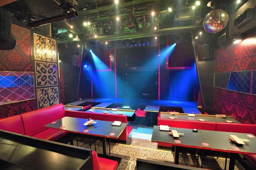 Tokyo GINZA: KONPARU Japanese Cabaret Show with Drink - Finding the basement entrance