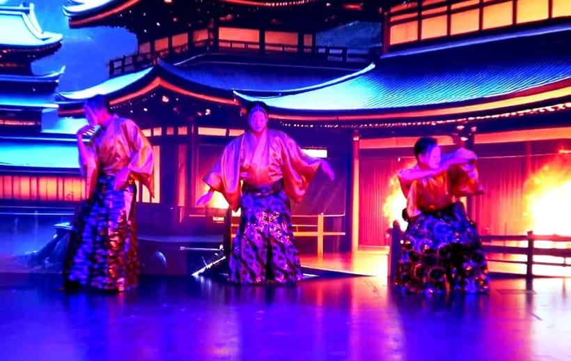 Tokyo: Japanese Style Variety Show with Dance,Magic & Dinner - Seating and getting the best view