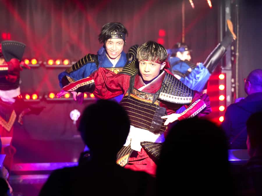 Yokohama: MARIN ROCKET Dance Cabaret Show with Drinks - The first hour: drinks, snacks, and optional Italian food